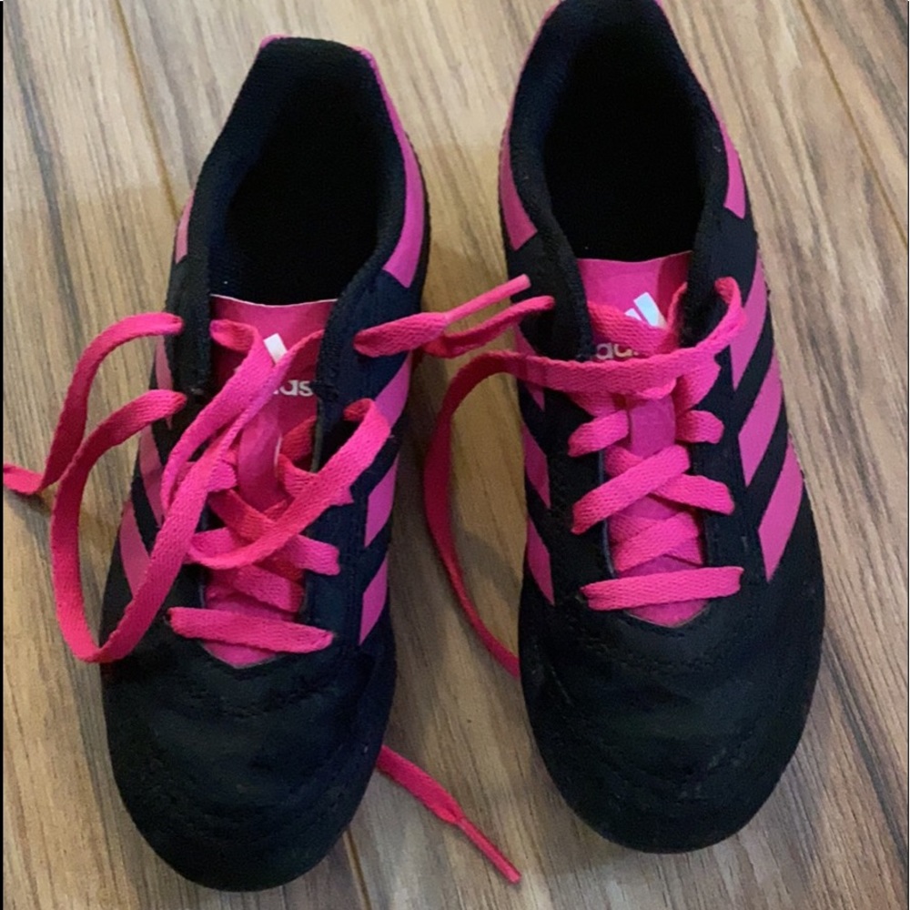 Girls soccer cleats size 13kids. Worn once. My daughter did not like playing.